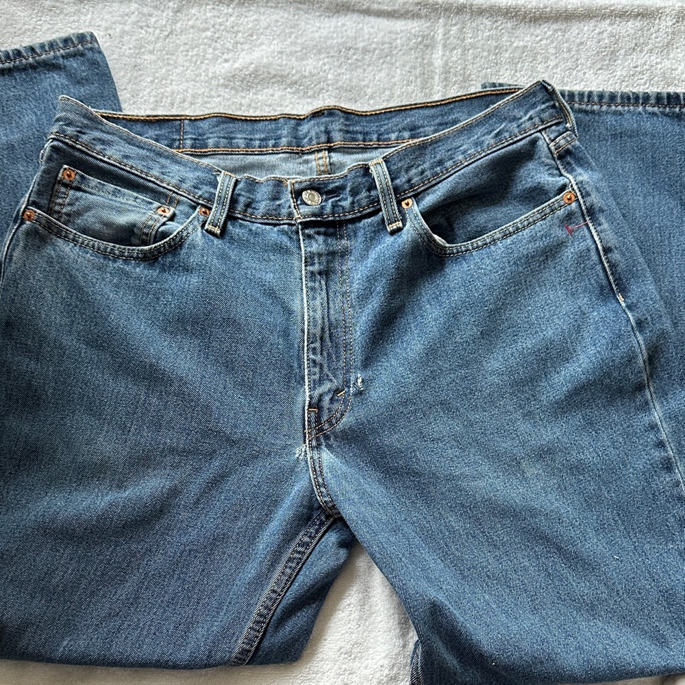 Levi’s Relaxed Fit Men's Denim Jeans in Medium Blue